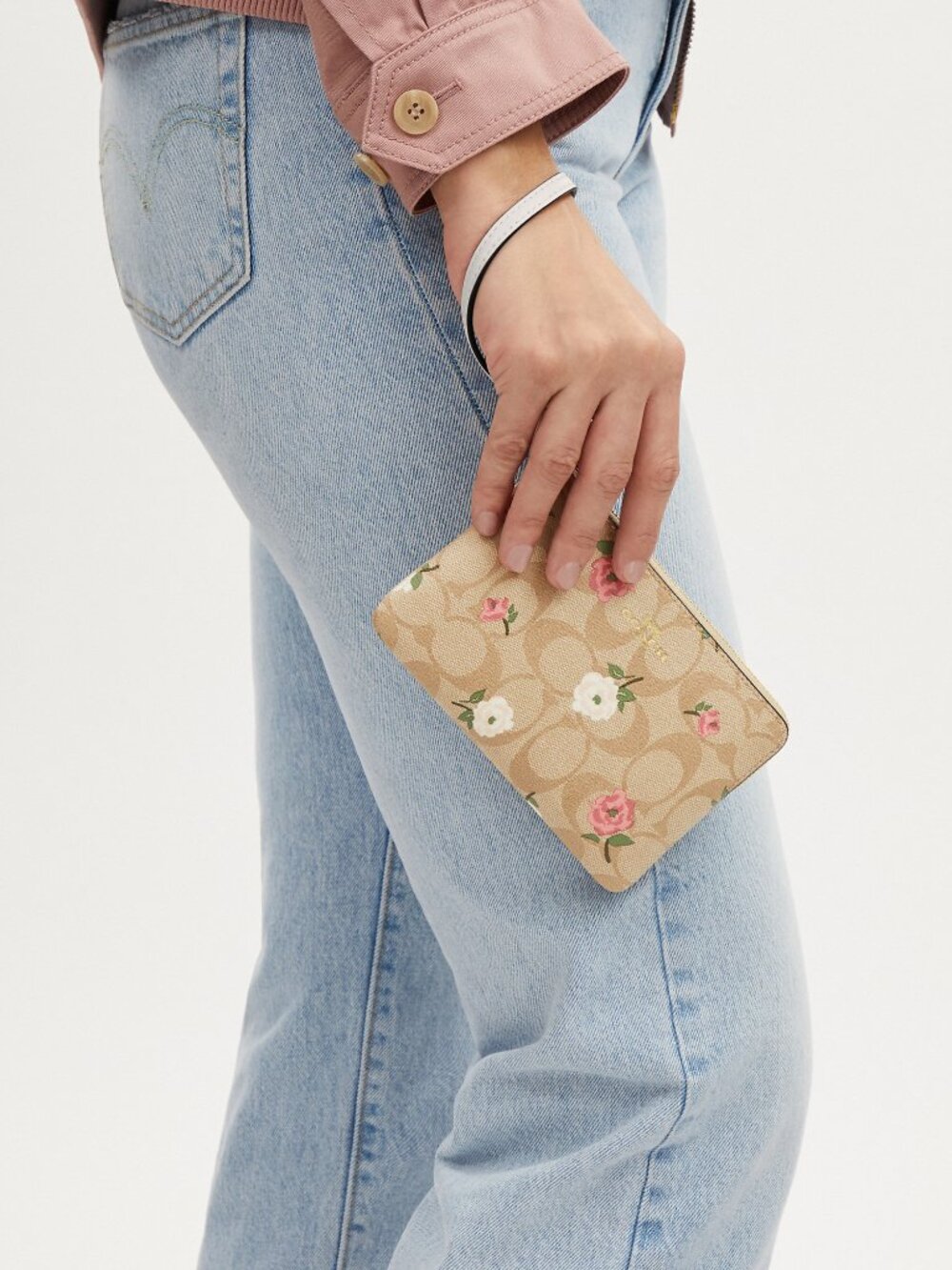Coach Corner Zip Wristlet In Signature Canvas With Floral Print - Picture 2 of 3